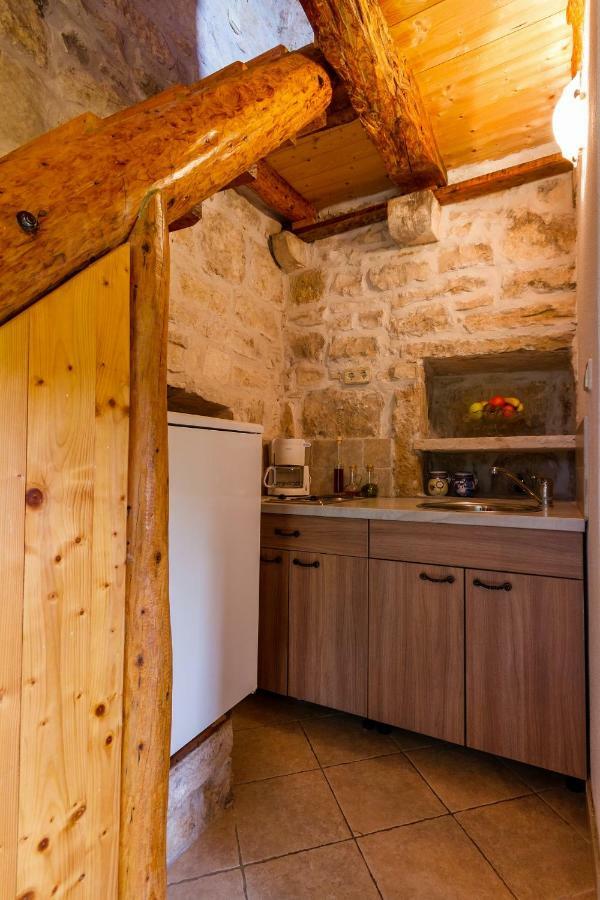 Old Small Stone House Zrnovo Luaran gambar